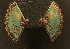Vtg AMFARCO SIAM Thailand Goddess Gold Tone Green Enamel Fan Screw Back Earrings
