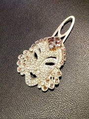 ASIAN PRINCESS FUR PIN PRECIOUS METAL VINTAGE MAZER WALLER CLASP