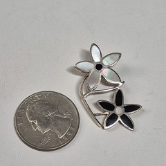 Vintage Sterling Silver 925 Flush Inlay Onyx & MoP Flower Daisy Pendant
