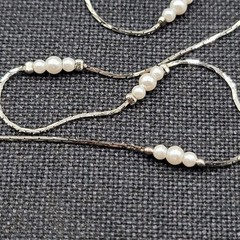 Vintage White Beaded Necklace Silver tone Station Cobra Chain 30″