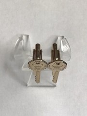 VINTAGE HICKOK CUFFLINKS GM GENERAL MOTORS GOLDTONE CAR KEY SHAPED USA