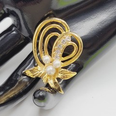 Heart Modernist Abstract Faux Pearl Rhinestone Open Metal Gold Tone Brooch Pin
