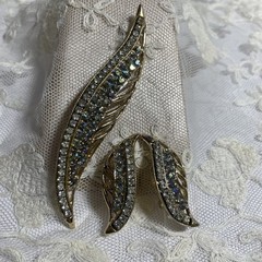 Blue Aurora Borealis Rhinestone Gold Tone Brooch Pin Clip Earrings Set Gar1-57