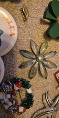 Vintage Brooches Set Mixed Lot Materials Metal Wood Plastic Gold Tone