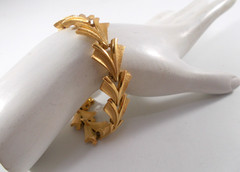 VTG 1960’s Gold Tone Puccini Textured V-Link Bracelet with Safety Chain