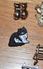 Lot of 8 VTG Cat Pins Brooch Brushed Gold Tone Silver Tone AJC TWC LR Tabby