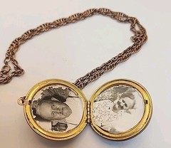 Vintage Gold Tone Faux Watch Locket Pendant Necklace SEE DESCRIPT. & PICS 26″