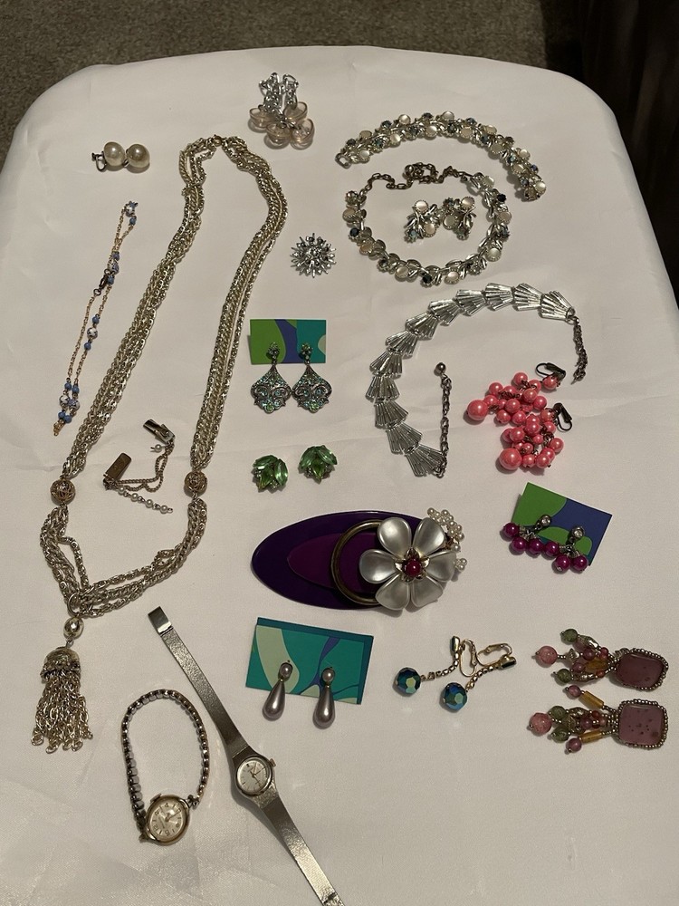 Vintage Estate Jewelry LOT (3 of 6)