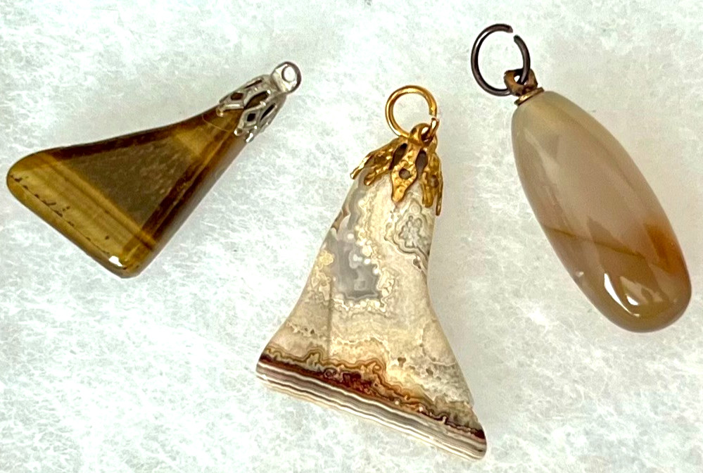 VINTAGE Polished Gemstone Pendants Agates & Tigers Eye 3 Gems Rocks Stones
