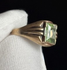 ANTIQUE 10K YELLOW GOLD URANIUM GREEN SPINEL GEMSTONE RING size 6.5 STUNNING