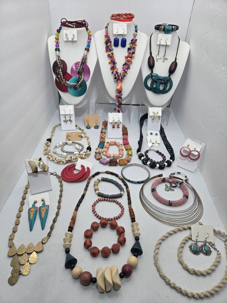 ​HUGE 38 pc Jewelry LUCKY BRAND Wood Bead Vintage To Now LOT Necklaces Bracelets