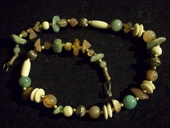 Vintage Chunky Semi Precious Stone, Glass, Plastic & Metal Beaded Necklace 16.5″
