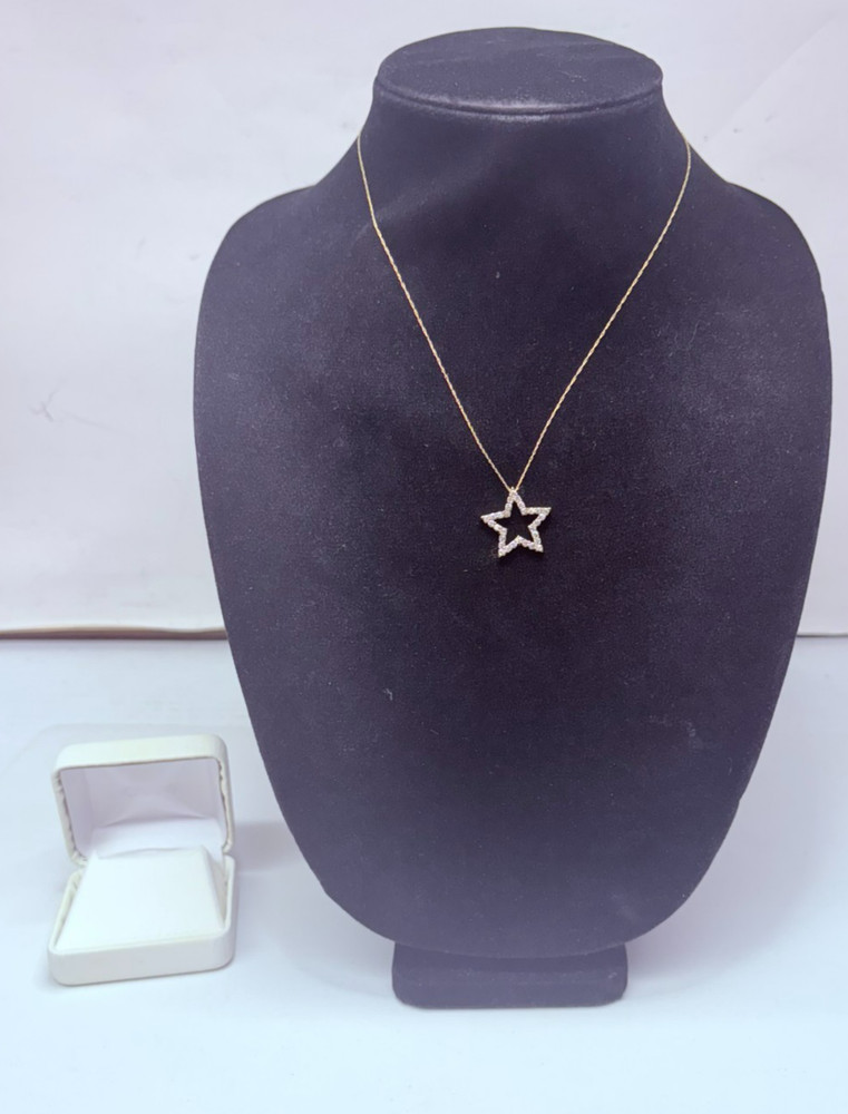 Vintage JC Penny 10k Yellow Gold Small Diamond Star Pendant Necklace
