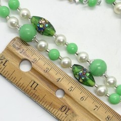 VTG FAUX JADE GREEN LUCITE LAVA OVAL ART GLASS BEAD TWO STRAND NECKLACE JAPAN 15