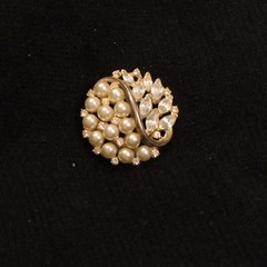 Vintage Trifari 1950s pearl and marquise clear rhinestone gold brooch 1.25″