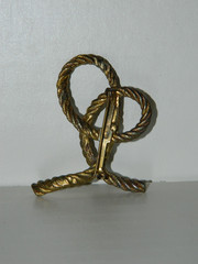 VTG Vintage Gold Tone Knot Knotted Rope Pin Brooch