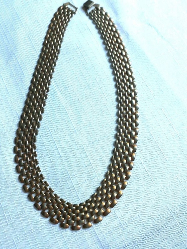 Vintage Gold Tone Necklace 17 Inches 3/4 Inch Wide As Pictured – VM20