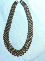 Vintage Gold Tone Necklace 17 Inches 3/4 Inch Wide As Pictured – VM20