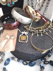 The BETTER BOHEMIAN Lot Gold & Silver Tone, Shell, Stone, Bead, 45pc Some Signed