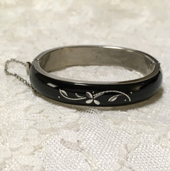 Vintage Black Silver Tone Bangle Bracelet Etched Safety Chain Hinged