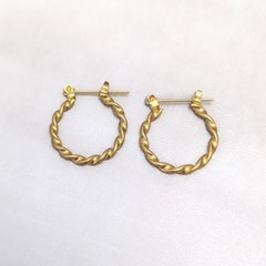 Vintage Earrings for Pierced Ears Woven Antique Gold Tone Hoops 0.75″