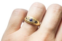 LOVELY ANTIQUE ENGLISH 18K GOLD SAPPHIRE & DIAMOND RING c1910