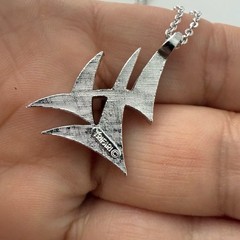 Vintage Crown TRIFARI Two Tone Sculptural Birds Pendant Chain Necklace