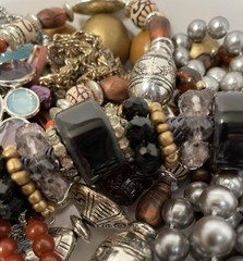 4Lb Mixed Mystery Jewelry Lot Vintage Mod Boho Bead Necklaces Bracelets Earrings