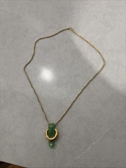 VTG Signed Crown Trifari Faux Jade Shades Of Green Goldtone Pendant Necklace