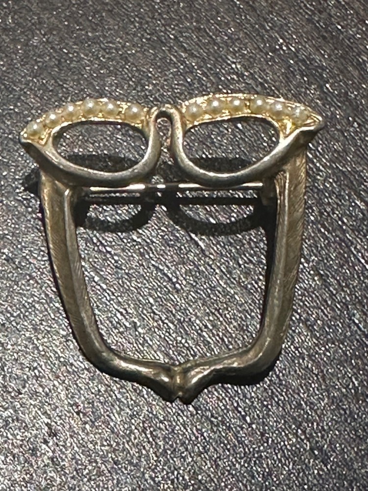 VINTAGE Silver Metal Cat Eye Glasses Pin Brooch with pearls Great Gift