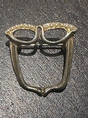 VINTAGE Silver Metal Cat Eye Glasses Pin Brooch with pearls Great Gift