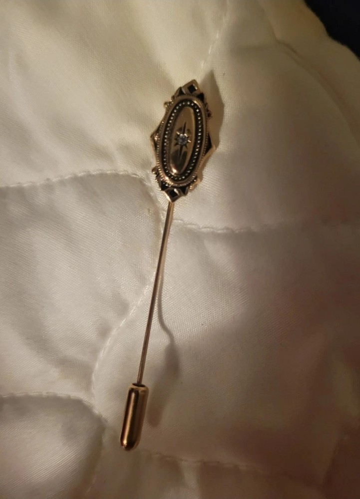 Victorian Revival Kensington Pin