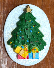 Vintage 80’s Hong Kong Festive Christmas Tree Holiday Pin / Brooch