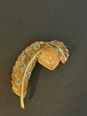 VINTAGE GERARD YOSCA JEWELLED FEATHER BROOCH PIN