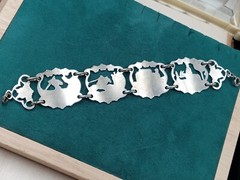 Ornate old Silver color Bracelet w. Don Quixote Adventure Diorama Scenes