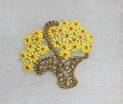 Vintage Multicolor Daisies Flower Enamel Basket Brooch Pin