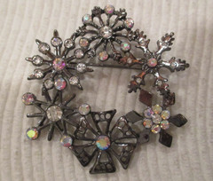 Beautiful Vintage Gunmetal Black Aurora Borealis Rhinestone Snowflake Brooch KC