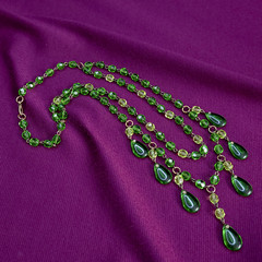 Green Glass Necklace 18″ Vintage Czech Beads Women’s Jewelry Art Deco Style