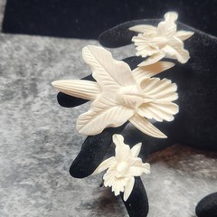 Vintage Carved Cream Orchid Brooch and Screw Back Earrings Set Floral Jewelry