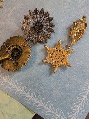 4 Vintage Brooch Lot. Premier Design, Liz Clairborne, Coro And An Unsigned…