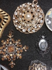 Costume Jewlery Necklace Pendant Lot