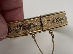 Vintage WINARD 12K Gold Filled Hinged Bangle Bracelet 6.75″R Floral Scrollwork