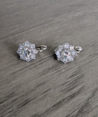 Vintage French 18K Whit Gold Diamond Flower Earrings