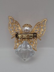 Winged Angel Brooch Pin Filgaree Gold Color 1.5″