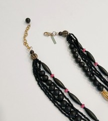 Vintage Casual Corner Multi-Strand Black Bead & Brushed Gold Pendnt Necklace 20″