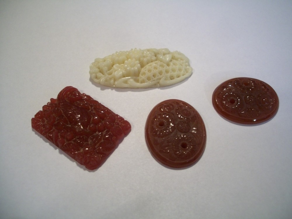 4 Unmounted Cameo Stones ? Check Pictures