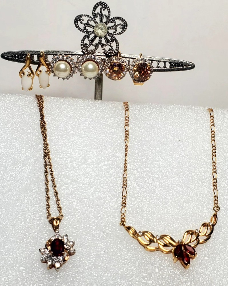 Vintage Costume Jewelry Lot Gold Tone Rhinestone Pearl Earrings Necklaces