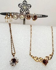 Vintage Costume Jewelry Lot Gold Tone Rhinestone Pearl Earrings Necklaces