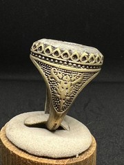 Rare Ancient Ring With White Carved Stone Eastern King Motif Antique Size 9.5 US
