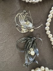 Lot of Pearl Themed Vintage & Modern Jewlery